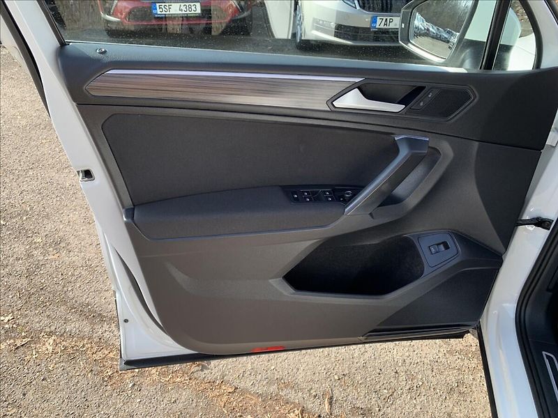 Volkswagen Tiguan Allspace 2,0 TDI DSG 1.MAJ.,ČR,SERVISKA - fotka 16 z 20