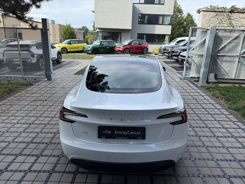 Tesla Model 3 Standart Range Premium / Tažné - fotka 36 z 39