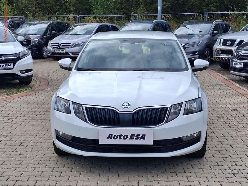 Škoda Octavia (2019) 1.4 TSi, 2.maj,ČR, AC - fotka 2 z 18