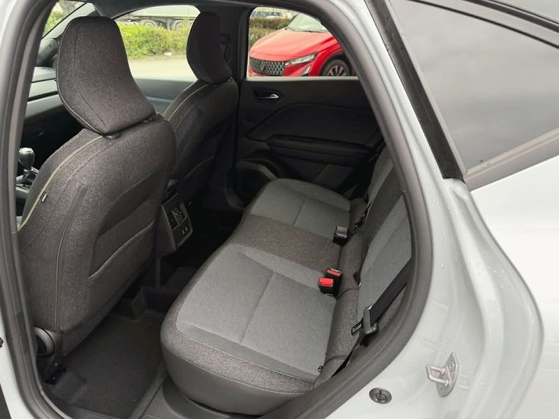 Renault Captur (2026) techno TCe 115 - fotka 10 z 24
