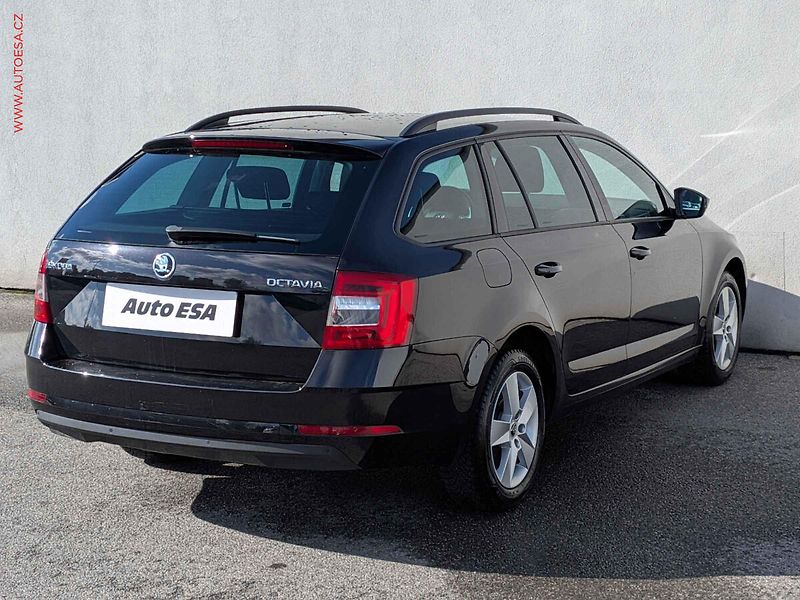 Škoda Octavia (2019) 1.5TSi, ČR, AC, výhřev sed - fotka 6 z 15