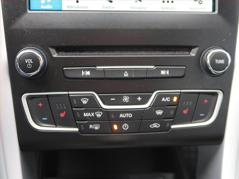 Ford Mondeo (2018) Trend 2.0 TDCI, Automat, Navi - fotka 12 z 18