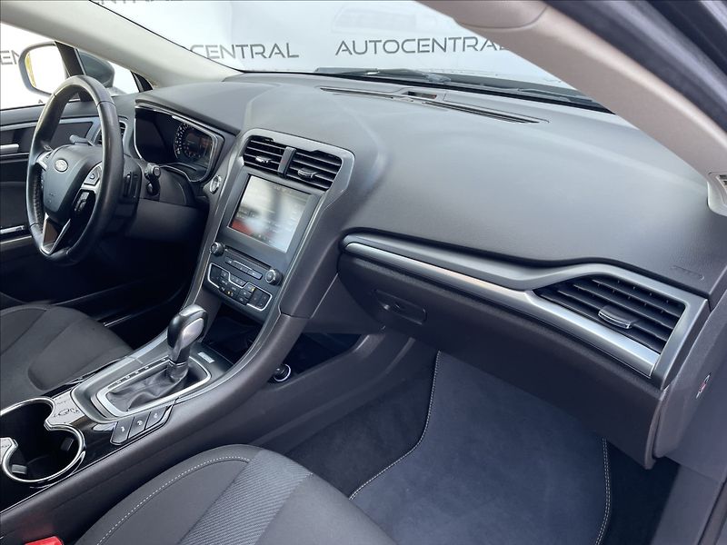 Ford Mondeo 2,0 TDCi,110kW,TITANIUM,serv.k - fotka 22 z 28