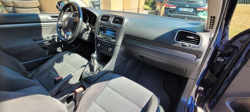 Volkswagen Golf (2012) 1,2TSi 77kW benzín „STYLE“ - fotka 15 z 32
