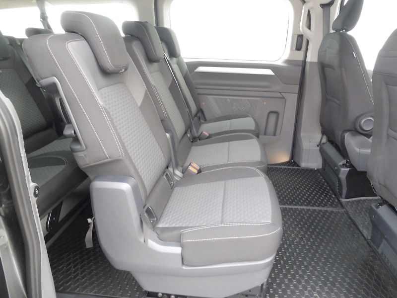 Volkswagen Caravelle (2025) Life DR 2,0 TDI 110kW 8AT - fotka 21 z 29