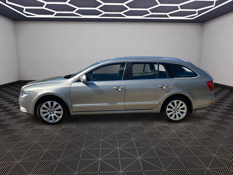 Škoda Superb (2011) 2.0Tdi 103kw - fotka 4 z 29
