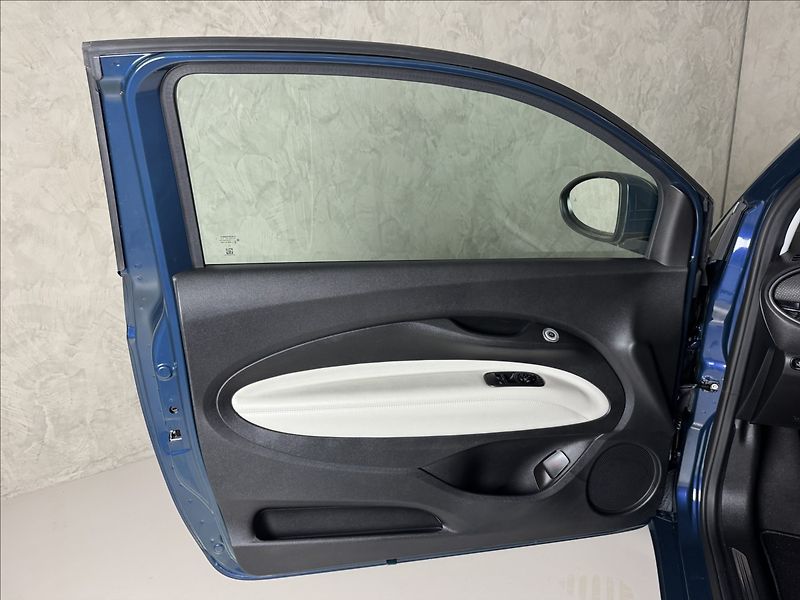 Fiat 500e La Prima Kamera LED Assist - fotka 16 z 44