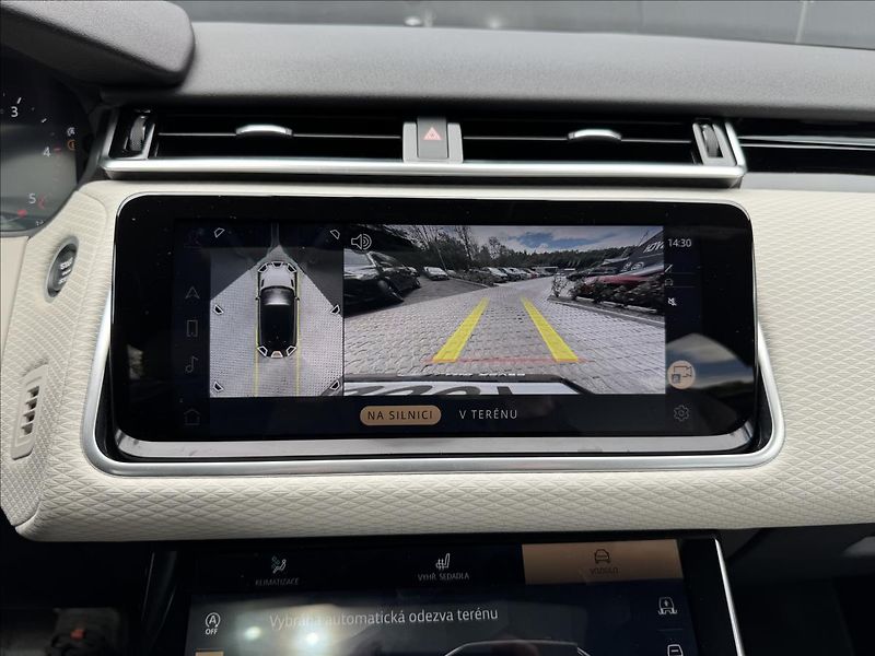 Land Rover Range Rover Velar 3,0 D300 R-DYNAMIC S AWD DPH - fotka 24 z 37
