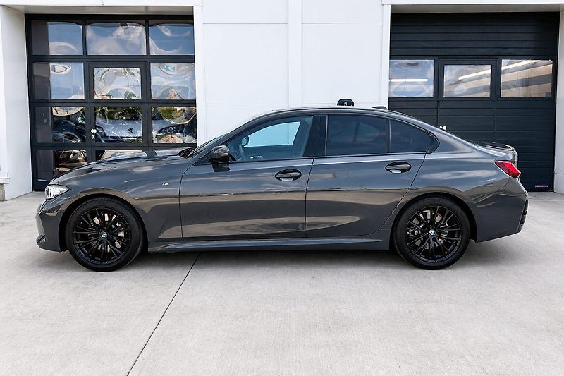 BMW Řada 3 330i M-Sport - fotka 3 z 31