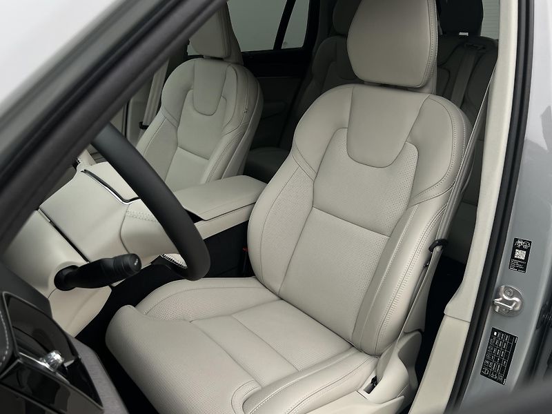 Volvo XC90 (2026) T8 AWD PLUS BRIGHT - fotka 23 z 45