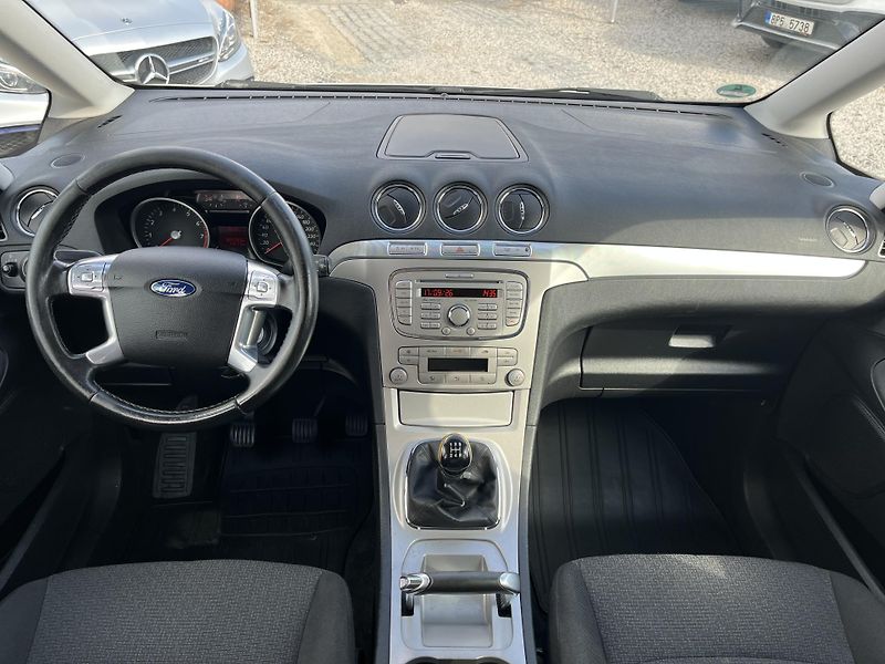 Ford Galaxy (2008) 2.0 Benzin 107 KW 7 míst - fotka 11 z 24