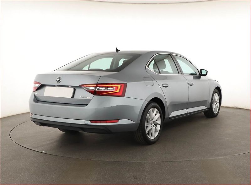 Škoda Superb (2019) Ambition 2.0 TDI, Automat - fotka 5 z 19