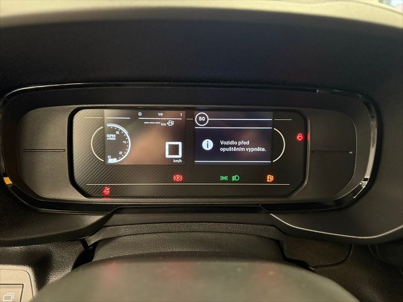 Opel Combo (2025) 1.5 Elegance Plus L2H1 MT 7 mí - fotka 10 z 12