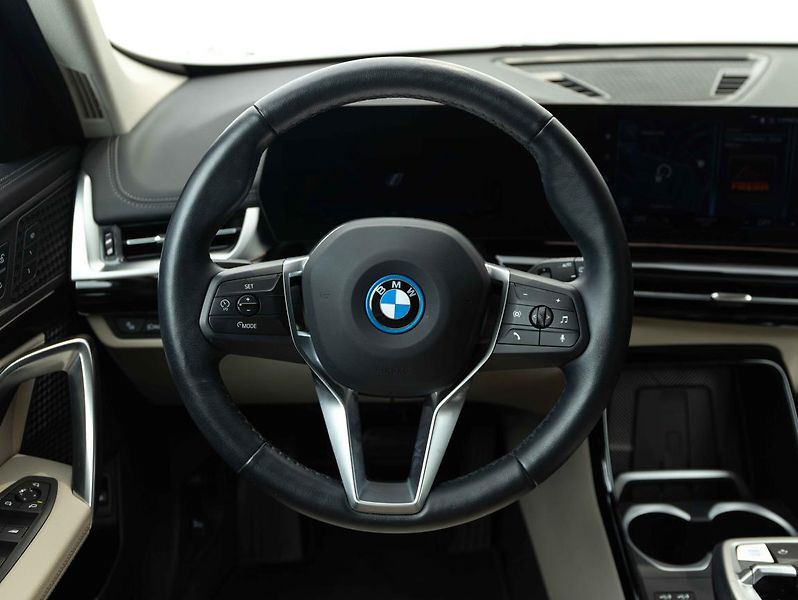 BMW iX1 xDrive30 - fotka 13 z 21