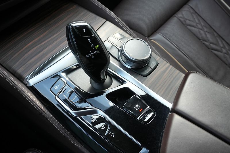 BMW Řada 6 640i GT, B&W, 2xTV tuner,Laser - fotka 15 z 48