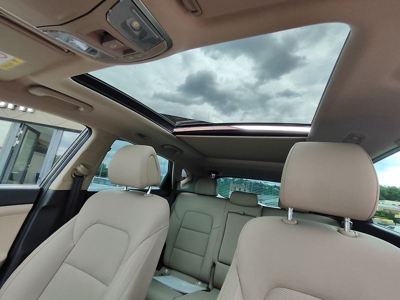 Hyundai Tucson 2.0 CRDI/136kW Premium DCT 4x4 - fotka 18 z 38