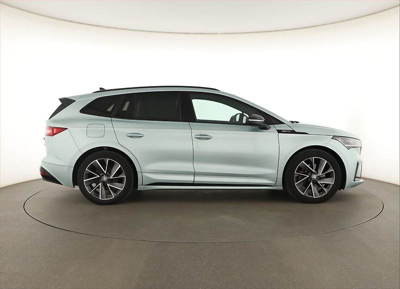 Škoda Enyaq (2022) Sportline iV 80 (82 kWh) - fotka 6 z 22