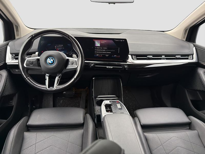 BMW Řada 2 230e xDrive Active Tourer - fotka 4 z 11