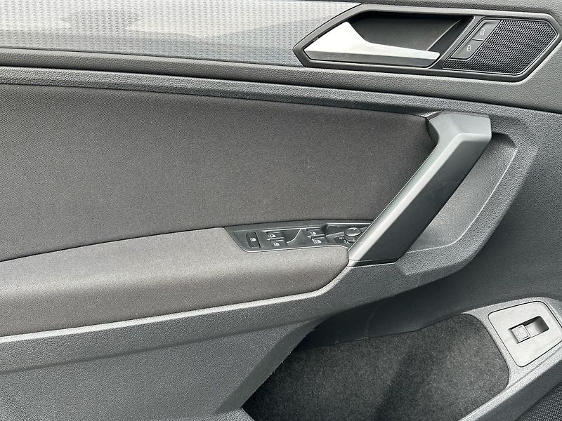 Volkswagen Tiguan Life 2,0 TDI 110 kW 6G - fotka 13 z 23