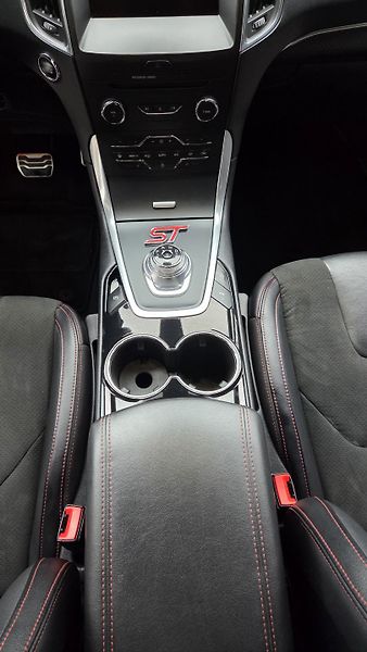 Ford S-MAX (2018) ST - Line 177 Kw - fotka 19 z 21