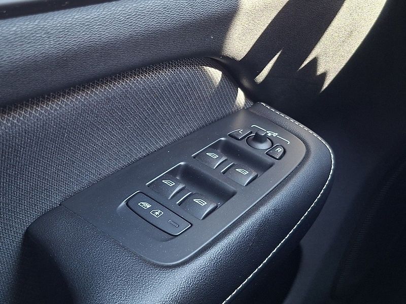 Volvo S60 B5 AWD PLUS 1.MAJ! - fotka 29 z 29