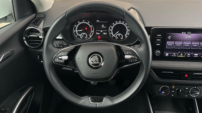 Škoda Fabia 1.0 TSI Style - fotka 9 z 23