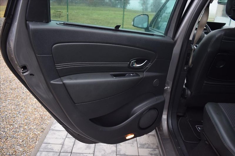 Renault Scénic 1,9 DCI 96KW TAŽNÉ NAVI KAMERA - fotka 28 z 57