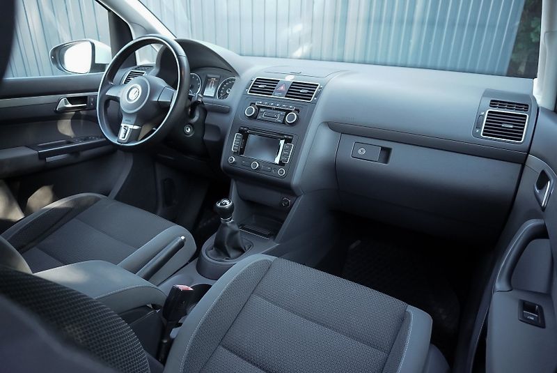 Volkswagen Touran 1.4 TSI 110kW CNG - fotka 17 z 27