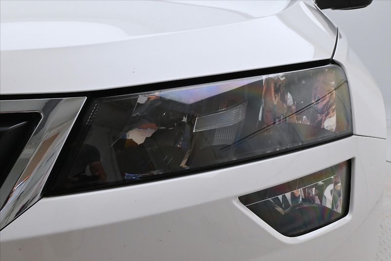 Škoda Karoq 1,5 TSI 110 kW Ambition Tažné - fotka 28 z 30