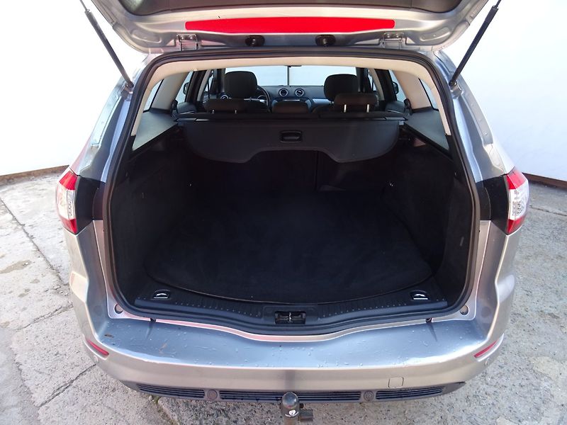 Ford Mondeo (2012) 1.6TDCi,85kW,tažne,klima - fotka 18 z 20