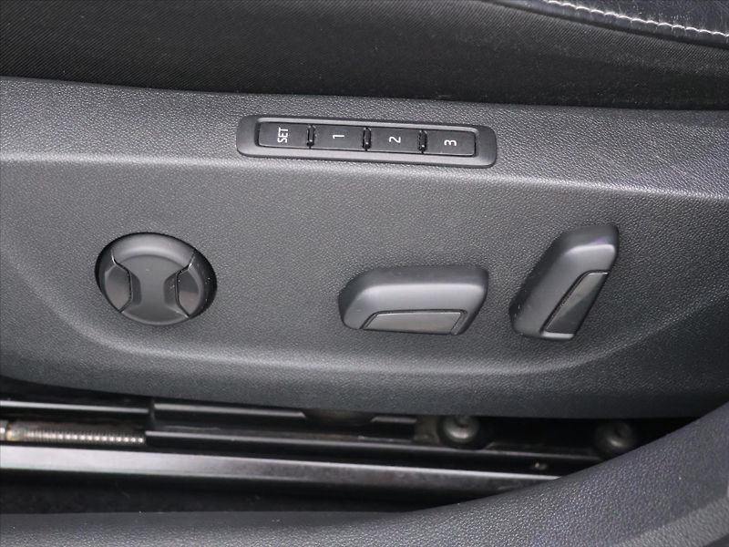 Škoda Octavia 2,0 TDI 110kW DSG Style - fotka 14 z 30