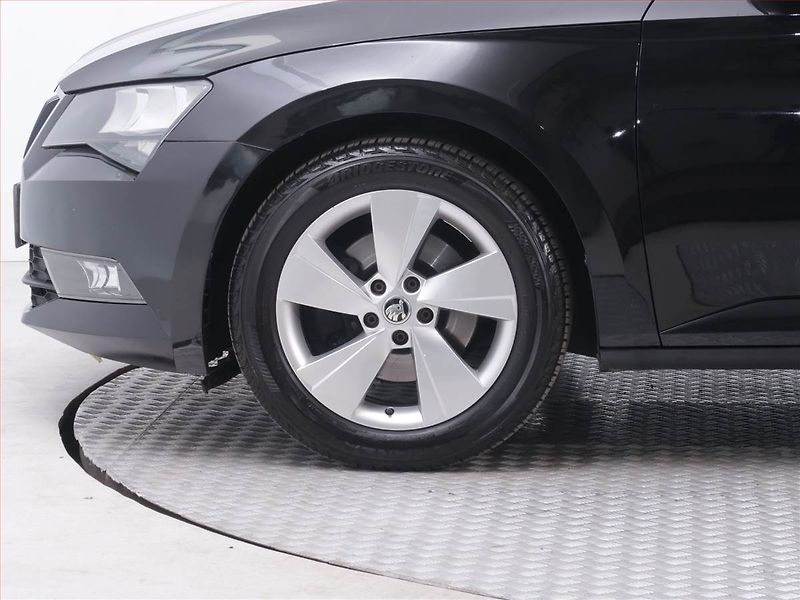 Škoda Superb (2017) 1.4 TSI, Tempomat - fotka 14 z 19