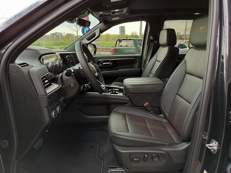 Chevrolet Tahoe (2026) High Country 2026,AWD,kola 24
