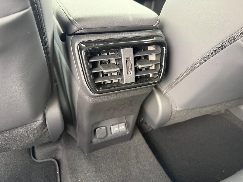 Lexus NX 350h 2,5 HSD e-CVT Executive 4×4 E- - fotka 5 z 29