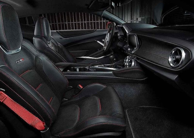 Chevrolet Camaro ZL1.