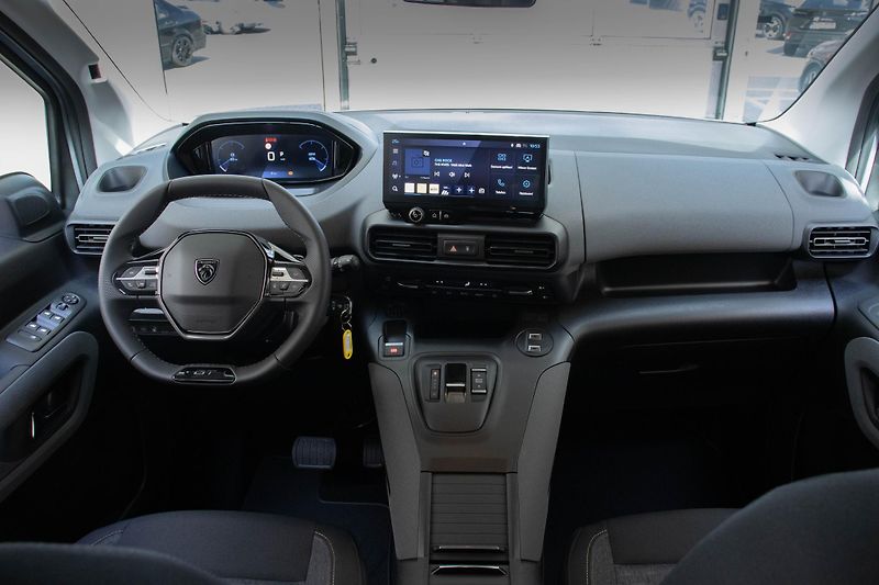 Peugeot Rifter GT DIESEL 130 AUT - fotka 10 z 15