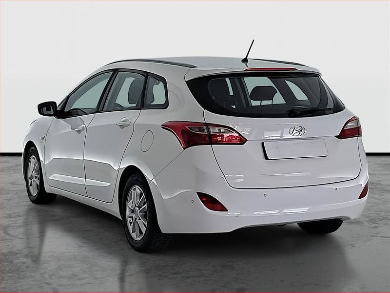 Hyundai i30 (2017) Trikolor 1.6 CRDi, Serv.kniha - fotka 4 z 17