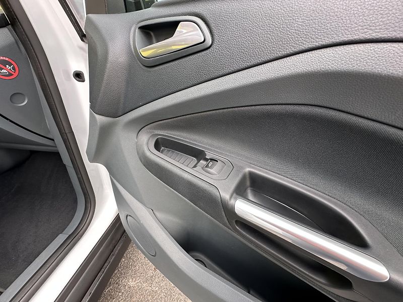 Ford C-MAX (2012) 1.6/77kW *KLIMA* ČR  - fotka 19 z 28