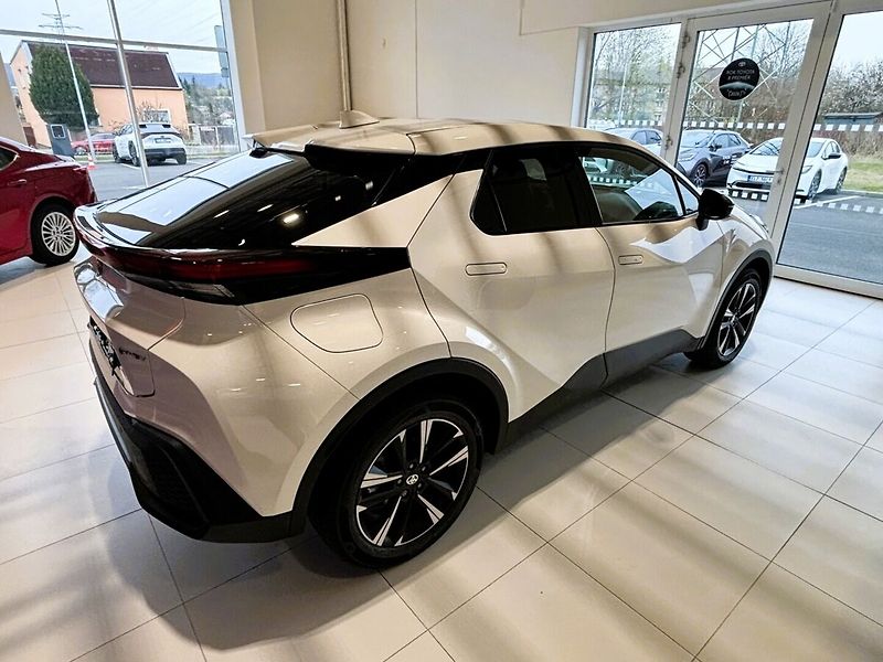 Toyota C-HR 1,8   Style PHEV - fotka 6 z 10