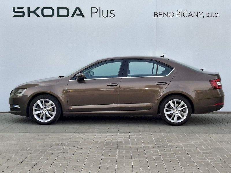 Škoda Octavia (2019) Style Plus DSG 2,0TSi 140kW - fotka 3 z 34