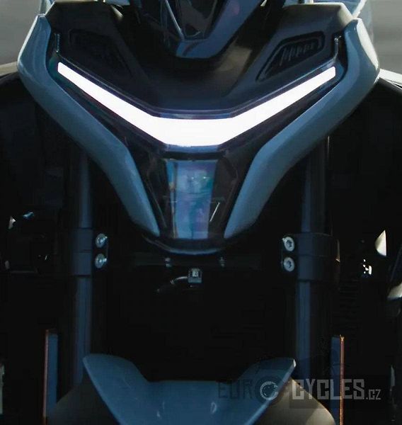 CFMOTO (2026) 675 NK GP - Limitovaná edice - fotka 7 z 9