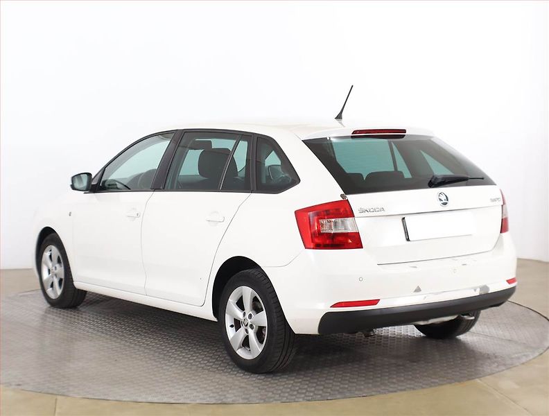 Škoda Rapid (2015) Spaceback 1.6 TDI, Automat - fotka 4 z 17