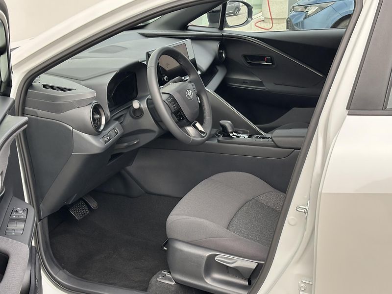 Toyota C-HR (2026) 1,8 HEV COMFORT  - fotka 7 z 14