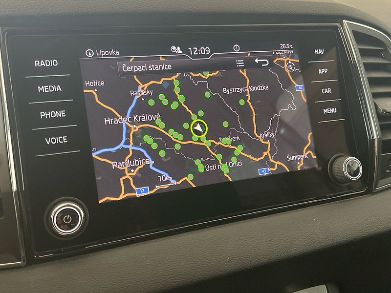 Škoda Karoq (2021) Style 1.5TSI 110kW DSG - fotka 30 z 30