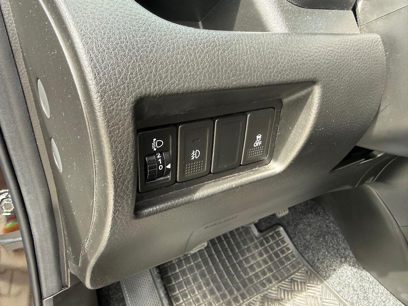 Suzuki Swift 1,2i 69kW - fotka 13 z 25
