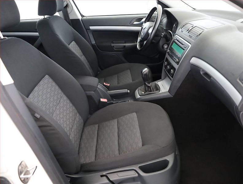 Škoda Octavia (2012) Ambition 1.2 TSI, Tempomat - fotka 7 z 12