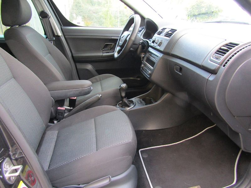 Škoda Roomster (2011) 1.2TSI 63kW SCOUT ZIMNÍ PNEU - fotka 27 z 37