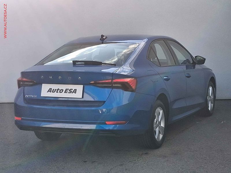 Škoda Octavia (2021) 1.5 TSi, ČR, LED, AC, temp - fotka 4 z 19