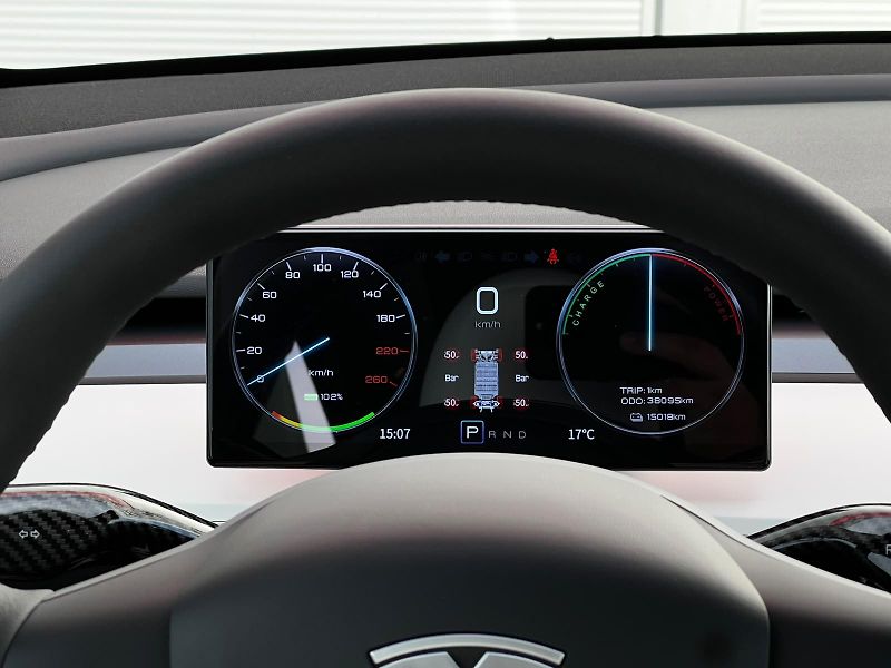 Tesla Model Y Performance 393kW FSD DPH TZ - fotka 8 z 26
