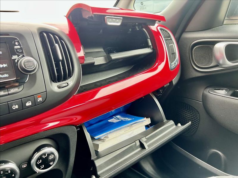 Fiat 500L 1,6 JTD  LIVING - klima -ALU - fotka 33 z 36